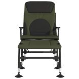 zöld összecsukható horgászágyszék állítható sárgyűjtő lábbal