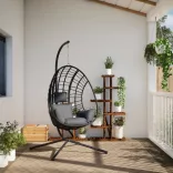 antracitszürke rattan és acél függő kagylószék állvánnyal