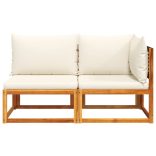 kétszemélyes akácfa és rattan kerti kanapé párnákkal