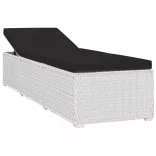 fehér polyrattan napozóágy párnával és teázóasztallal