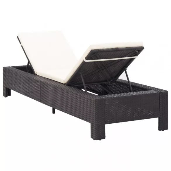 fekete polyrattan napozóágy párnával