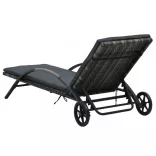 antracitszürke polyrattan napozóágyak asztallal
