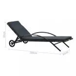 antracitszürke polyrattan napozóágyak asztallal