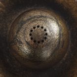 bronzszínű műanyag madárfürdető szökőkúttal 50 x 91 cm