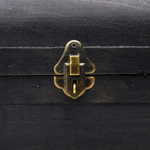 nagy fekete fa kincsesláda