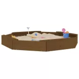 mézbarna nyolcszög alakú tömör fenyőfa homokozó ülésekkel