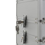 ezüstszínű alumínium sminkbőrönd