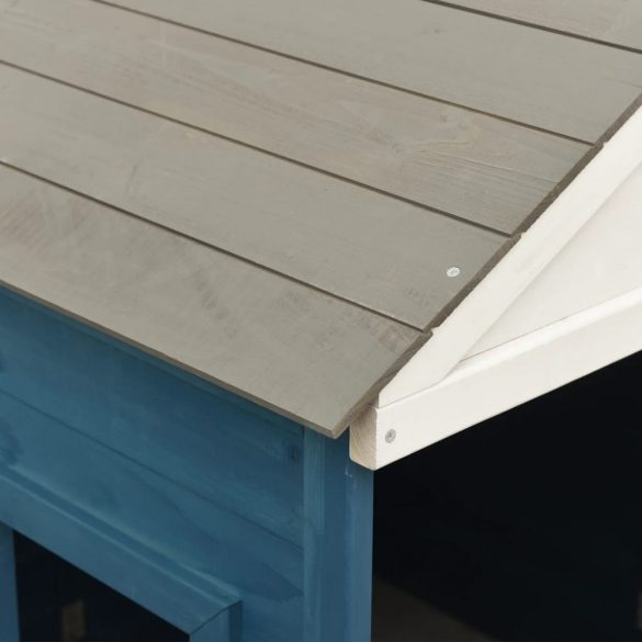 tömör fenyőfa játszóház zárható ajtóval és virágcserepekkel